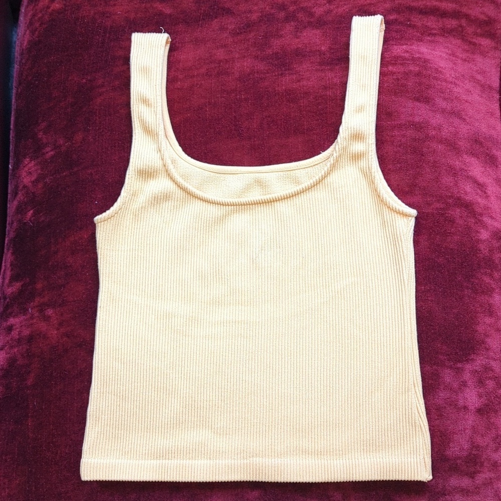 Crop Top - Picture 3 of 8